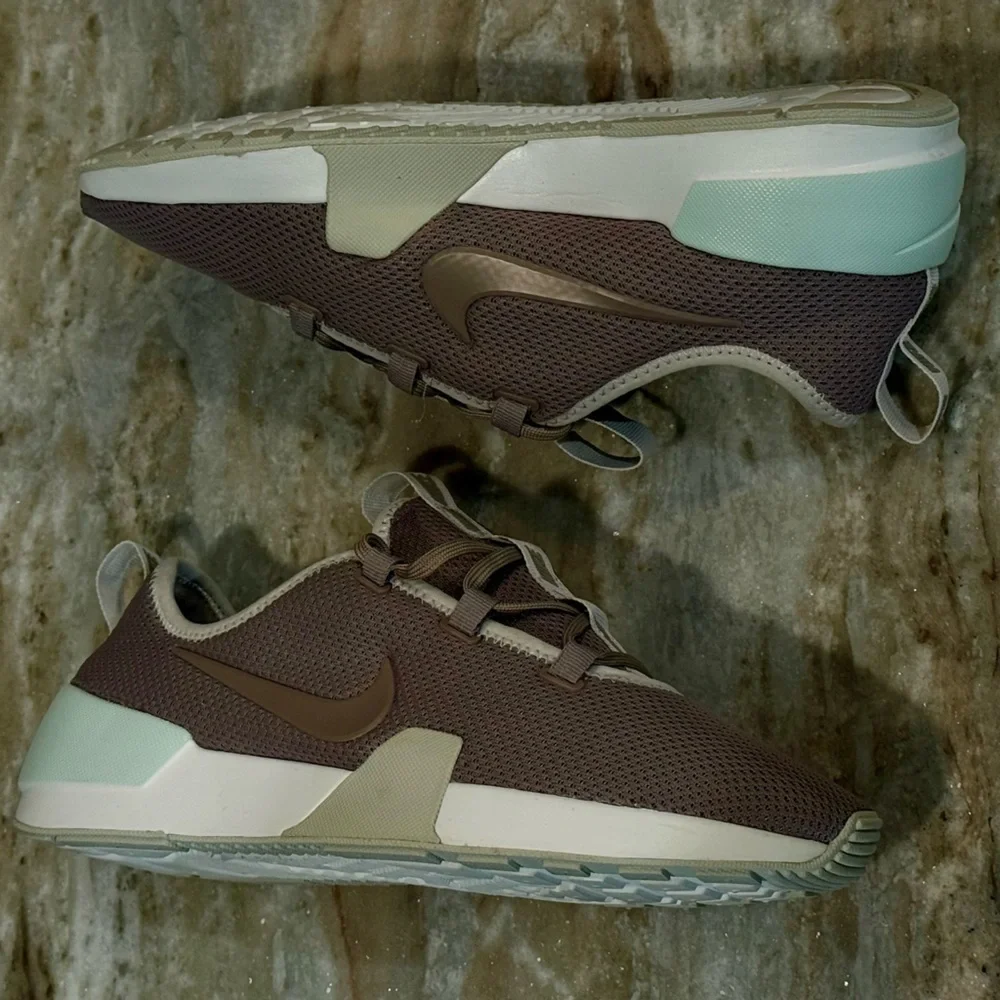 Women’s NIKE Ashin modern sneakers- sepia stone. Size 11